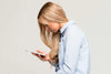 Postura da Smartphone: Danni per Schiena e Collo