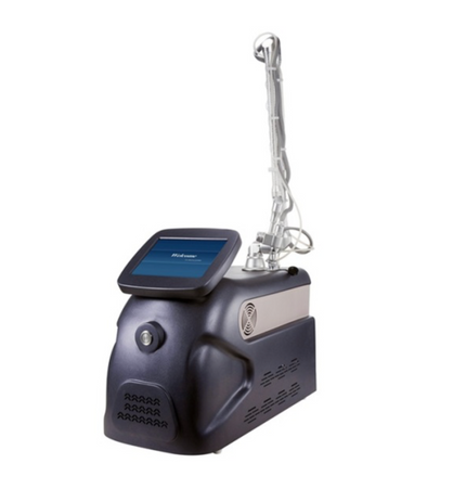 Macchina con Laser Frazionato CO2 per la Rimozione delle Smagliature.
